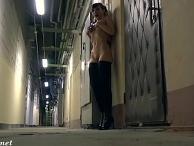 Bubble-ass beauty caught naked in a secluded warehouse