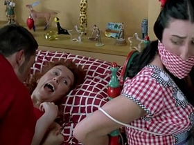 Veronica Forqué's sensual performance in Kika's voyeuristic scenes